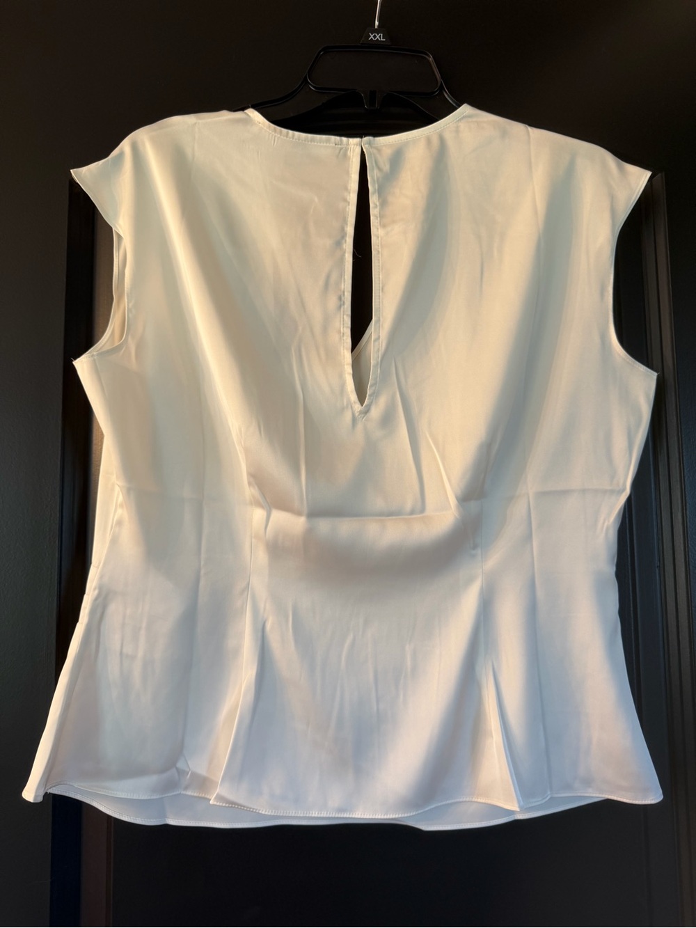 White House Black Market V Neck Satin Shell - Picture 6 of 7